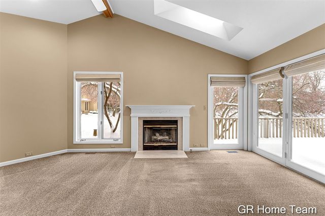 1946 Cross Bend Street 35, Grand Rapids, MI 49505