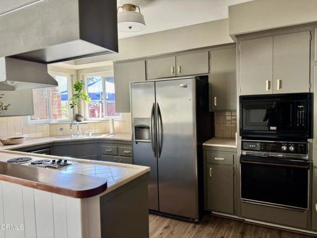 3911 El Lado Drive, Glendale, CA 91214