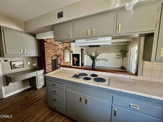 3911 El Lado Drive, Glendale, CA 91214