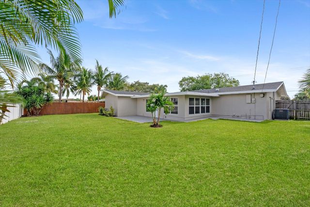521 NE 32nd Street, Boca Raton, FL 33431