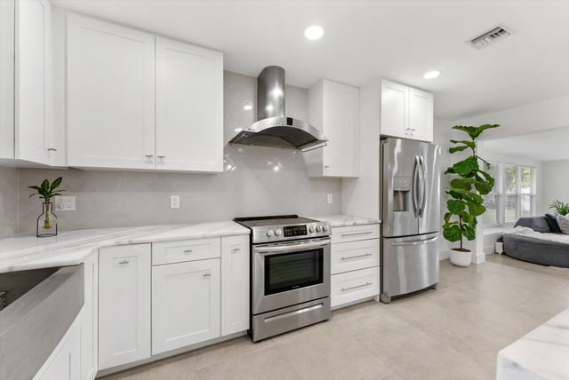 521 NE 32nd Street, Boca Raton, FL 33431