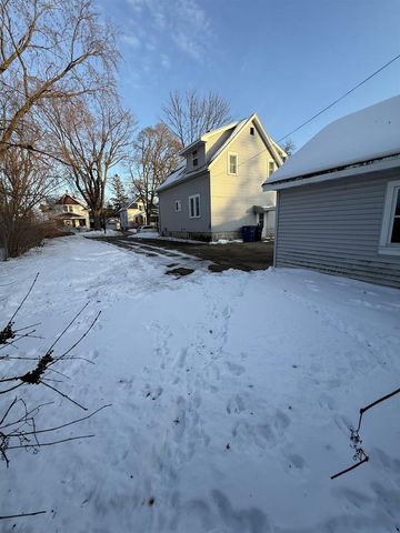 1313 WISCONSIN STREET, Oshkosh, WI 54901