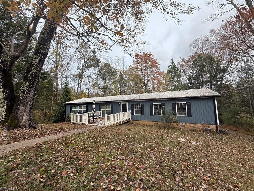 1032 Autumn Drive, East Bend, NC 27018