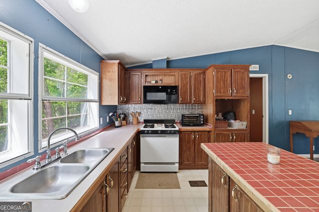 1006 Paradise Park Road, Cornelia, GA 30531