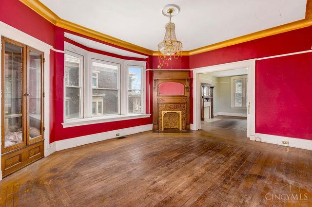 990 Burton Avenue, Cincinnati, OH 45229