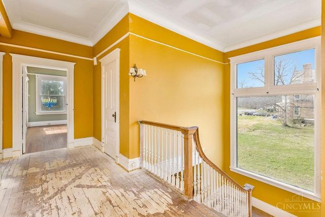 990 Burton Avenue, Cincinnati, OH 45229