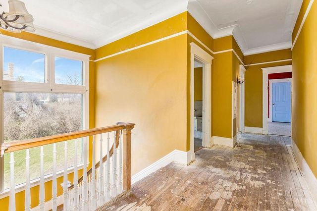 990 Burton Avenue, Cincinnati, OH 45229