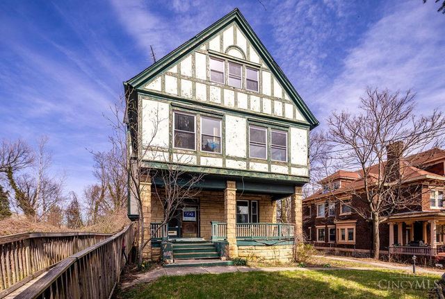 990 Burton Avenue, Cincinnati, OH 45229