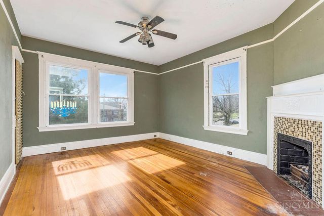 990 Burton Avenue, Cincinnati, OH 45229