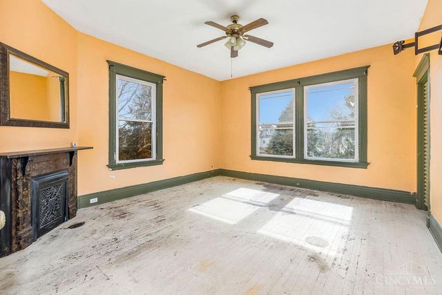 990 Burton Avenue, Cincinnati, OH 45229
