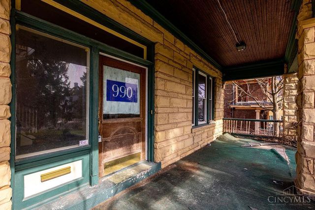 990 Burton Avenue, Cincinnati, OH 45229