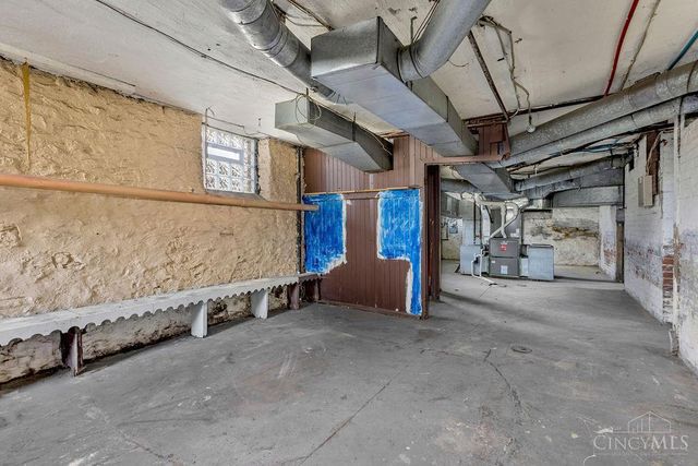 990 Burton Avenue, Cincinnati, OH 45229