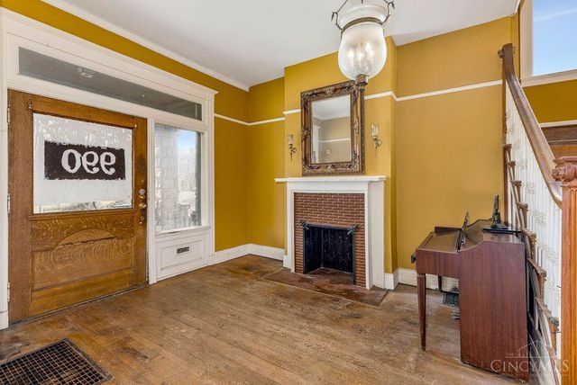 990 Burton Avenue, Cincinnati, OH 45229