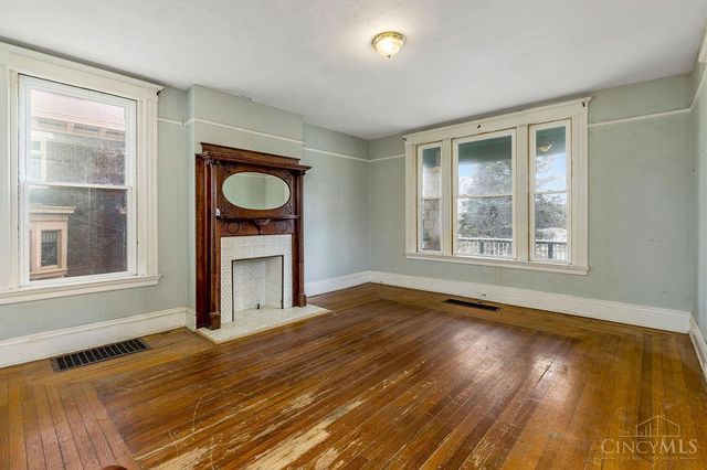 990 Burton Avenue, Cincinnati, OH 45229