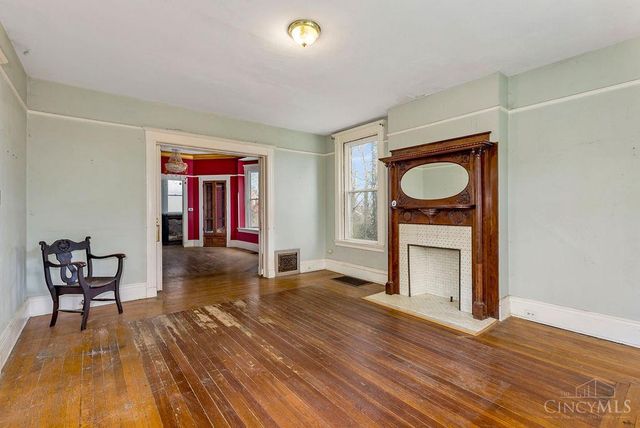990 Burton Avenue, Cincinnati, OH 45229