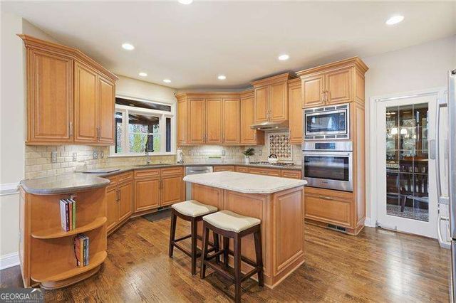 104 Fairway Overlook, Woodstock, GA 30188