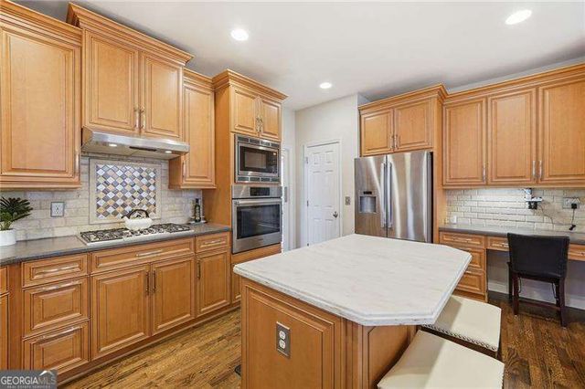 104 Fairway Overlook, Woodstock, GA 30188