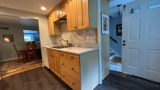 3 Governor Square, Peterborough, NH 03458