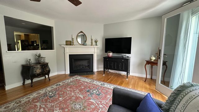 3 Governor Square, Peterborough, NH 03458