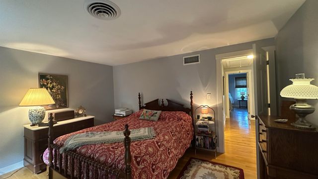 3 Governor Square, Peterborough, NH 03458