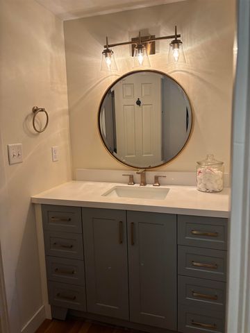 3 Governor Square, Peterborough, NH 03458
