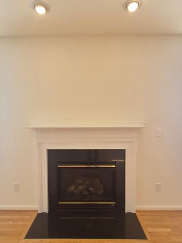 5207 LINDEN DR, Fredericksburg, VA 22407
