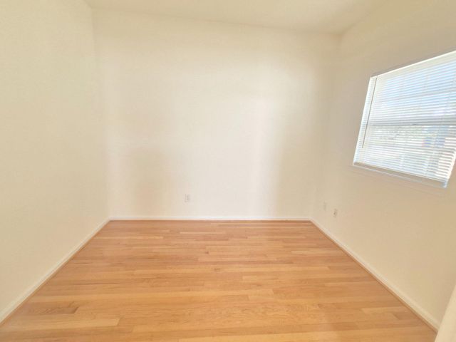5207 LINDEN DR, Fredericksburg, VA 22407