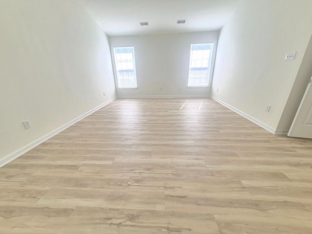 5207 LINDEN DR, Fredericksburg, VA 22407