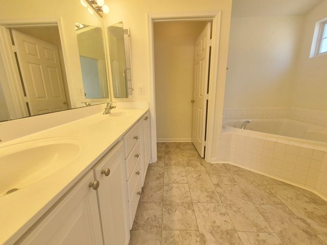 5207 LINDEN DR, Fredericksburg, VA 22407