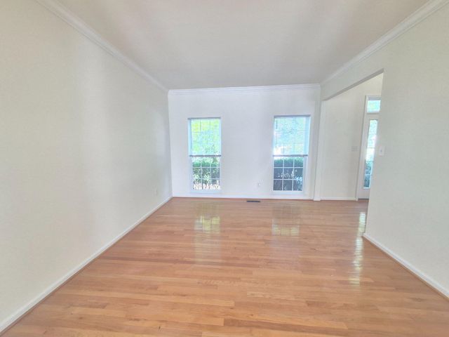 5207 LINDEN DR, Fredericksburg, VA 22407
