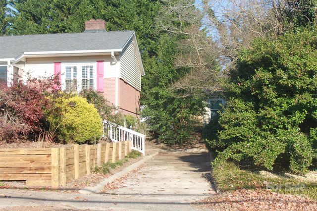 284 Maple Street, Rutherfordton, NC 28139