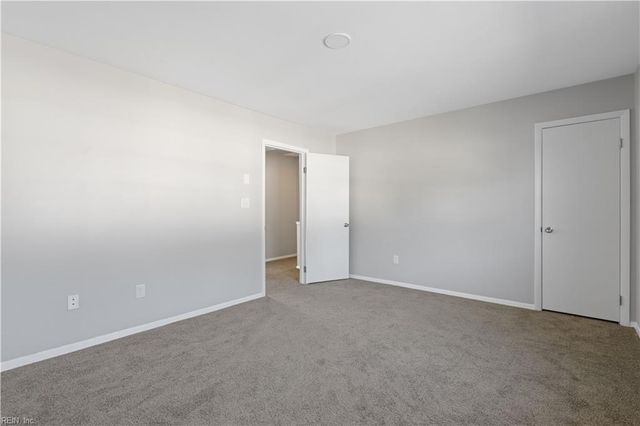 405 Harbour North DR, Chesapeake, VA 23320