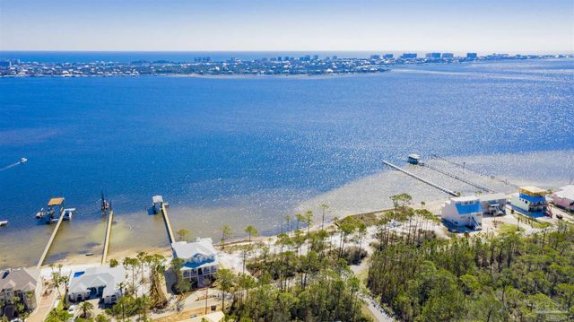 5870 Red Cedar St, Pensacola, FL 32507