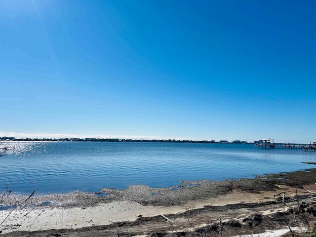 5870 Red Cedar St, Pensacola, FL 32507