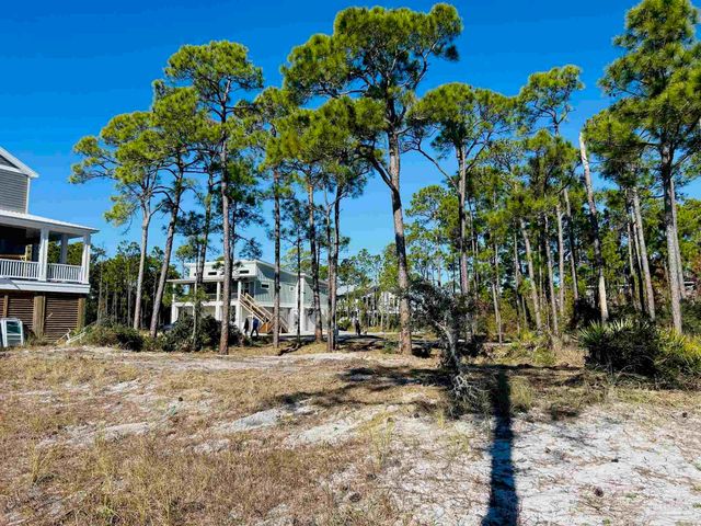 5870 Red Cedar St, Pensacola, FL 32507