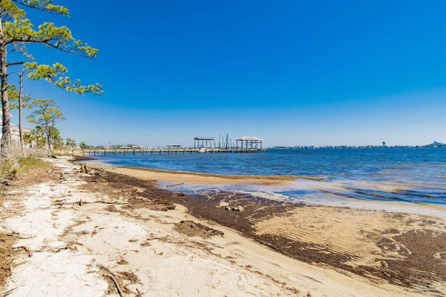 5870 Red Cedar St, Pensacola, FL 32507