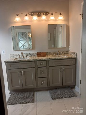 12702 Landing Green Drive, Charlotte, NC 28277