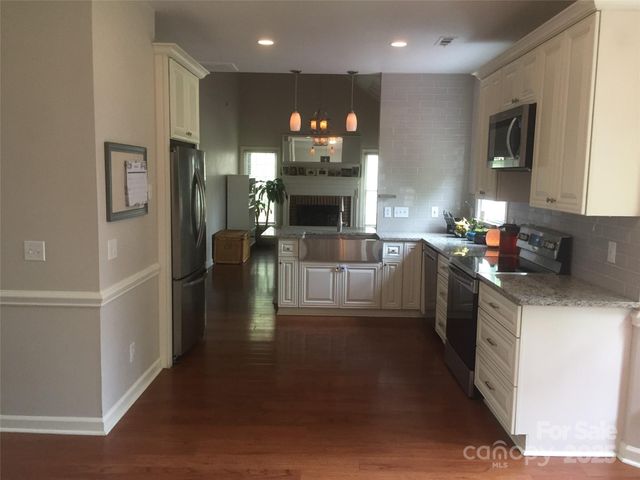 12702 Landing Green Drive, Charlotte, NC 28277