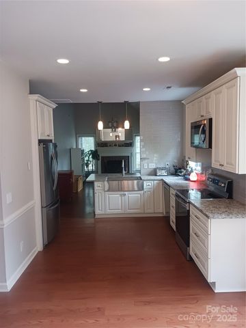 12702 Landing Green Drive, Charlotte, NC 28277