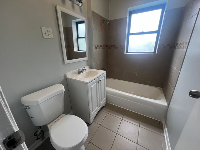 71 E 69th Street 2, Chicago, IL 60637