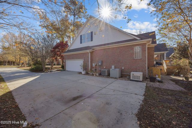 104 Jura Court, New Bern, NC 28562