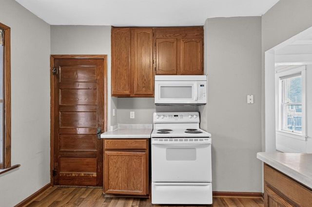 313 E Laflin AVENUE, Waukesha, WI 53186