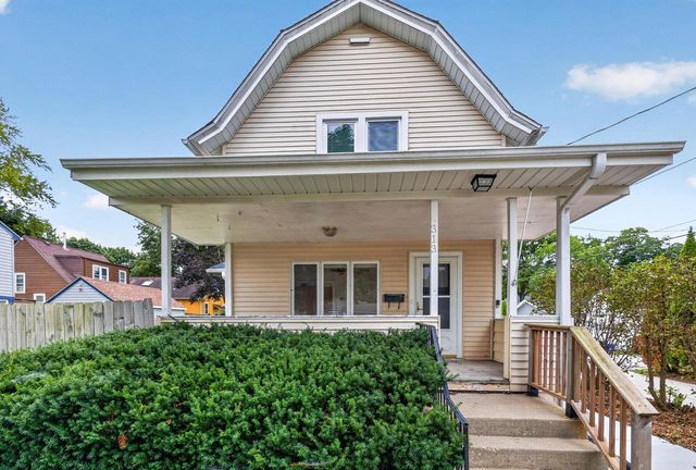 313 E Laflin AVENUE, Waukesha, WI 53186