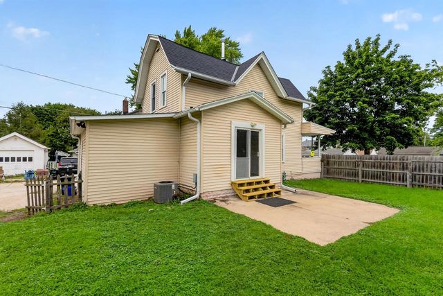 313 E Laflin AVENUE, Waukesha, WI 53186
