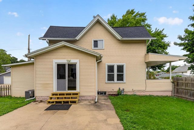 313 E Laflin AVENUE, Waukesha, WI 53186