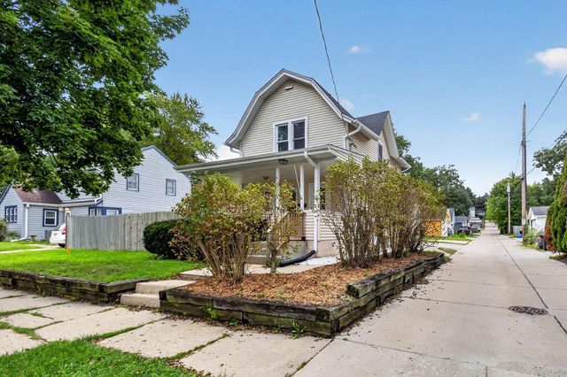 313 E Laflin AVENUE, Waukesha, WI 53186