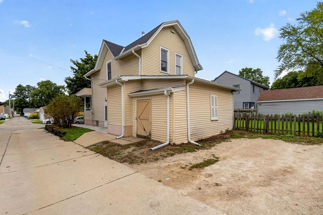 313 E Laflin AVENUE, Waukesha, WI 53186