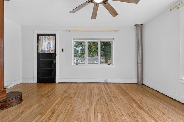 313 E Laflin AVENUE, Waukesha, WI 53186