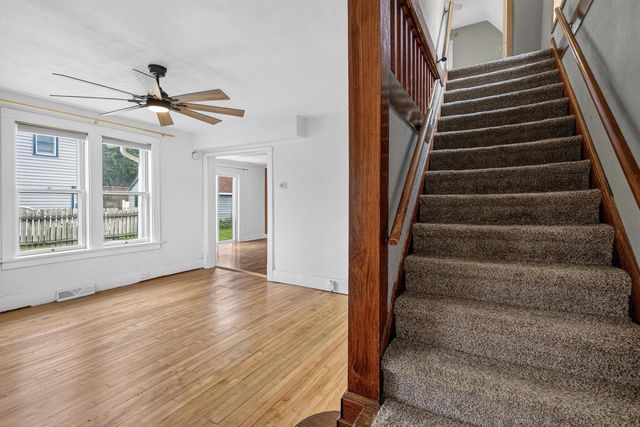 313 E Laflin AVENUE, Waukesha, WI 53186