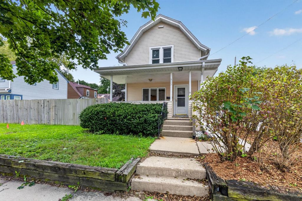 313 E Laflin AVENUE, Waukesha, WI 53186